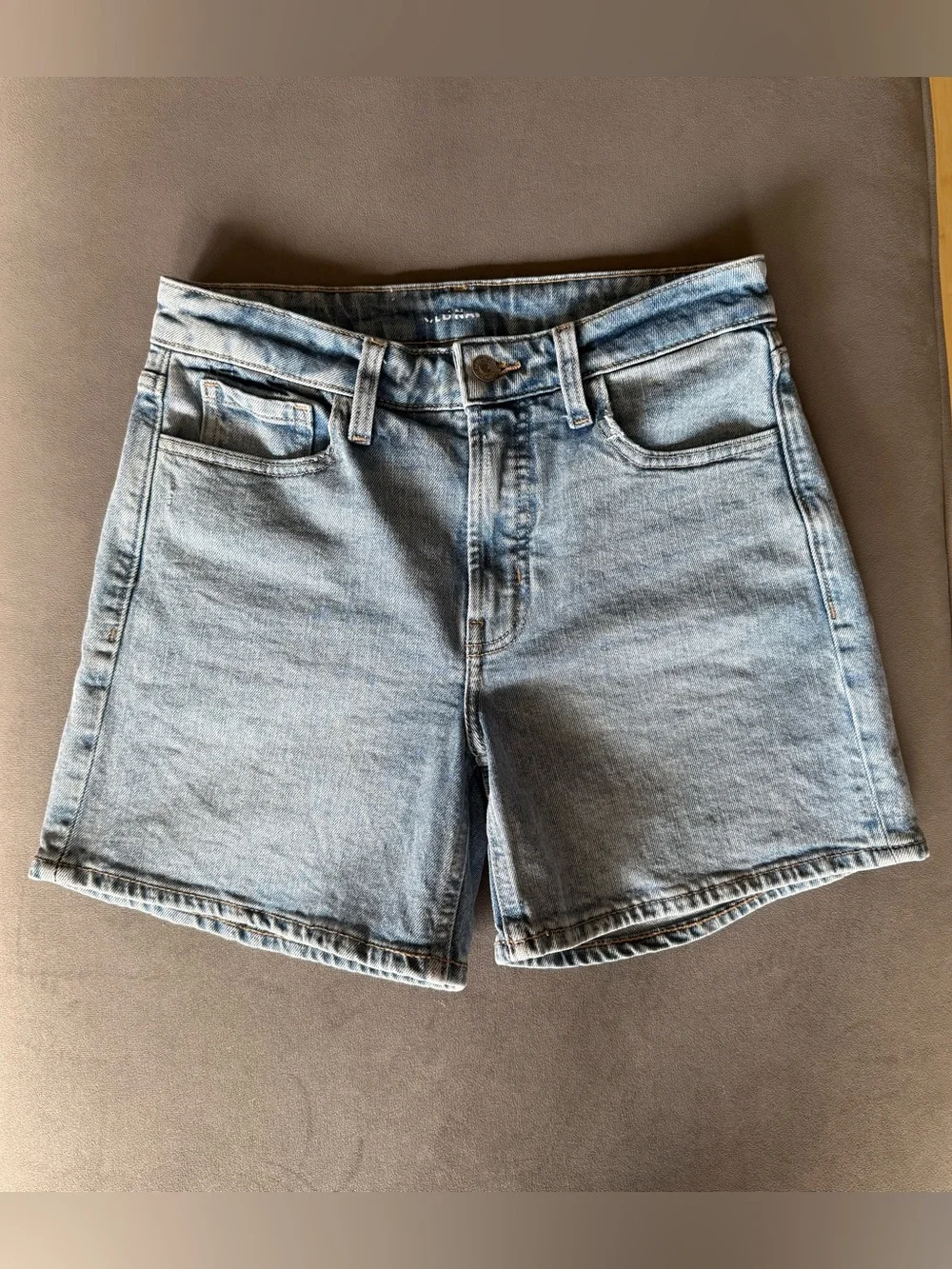 Old Navy Light Blue High-Waisted Baggy Jean Shorts size 4